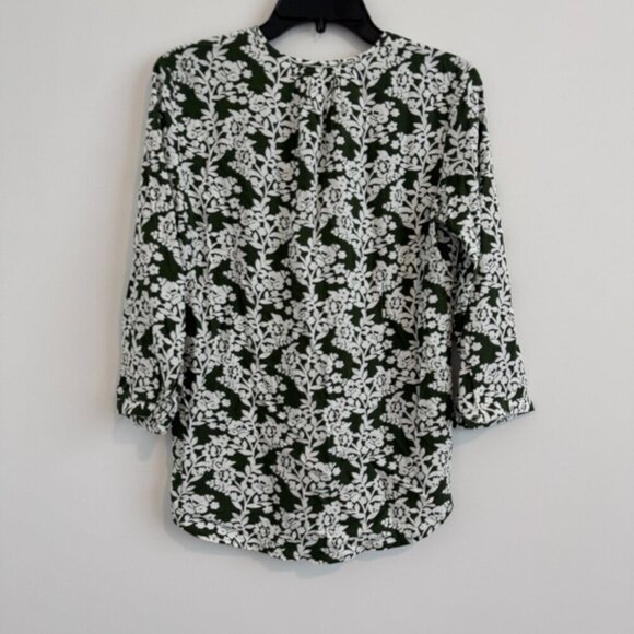 Fun2Fun Women  3/4 Sleeve V-Neck Lightweight Top Blouse Size S - Picture 2 of 7